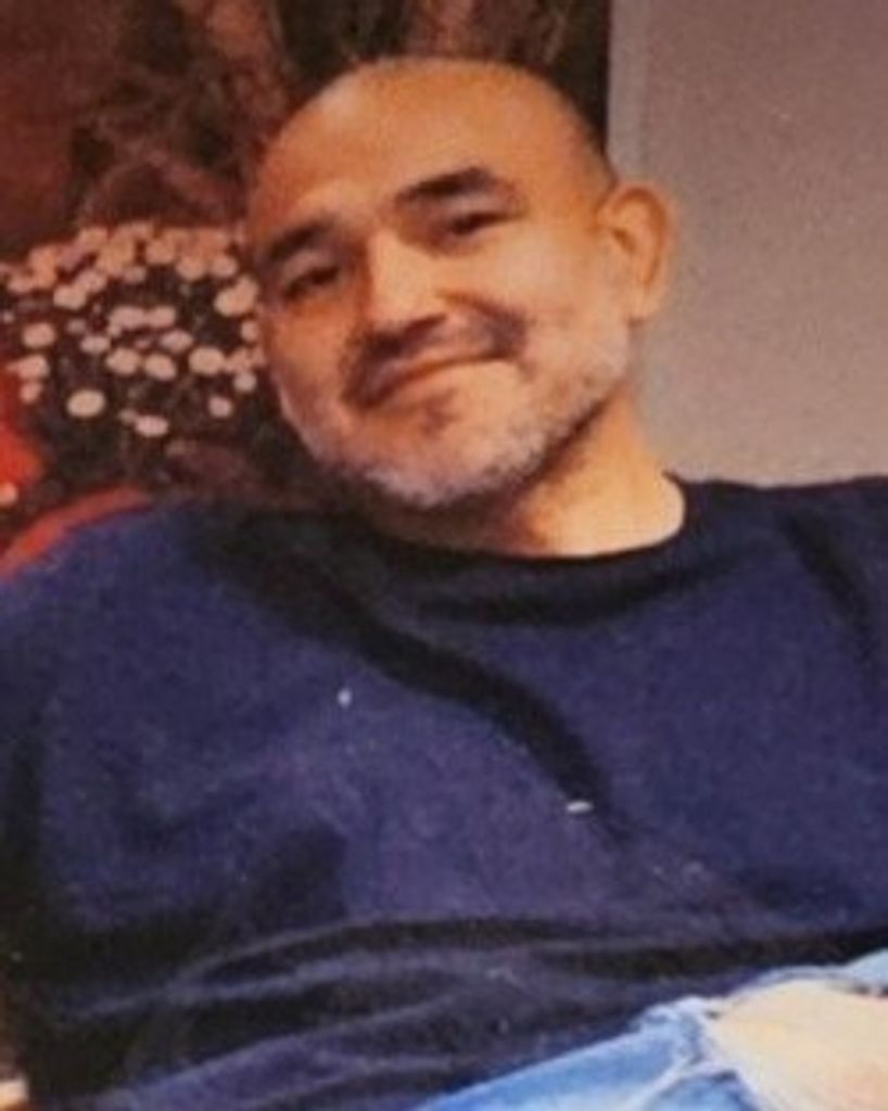 Santos Cruz Profile Photo