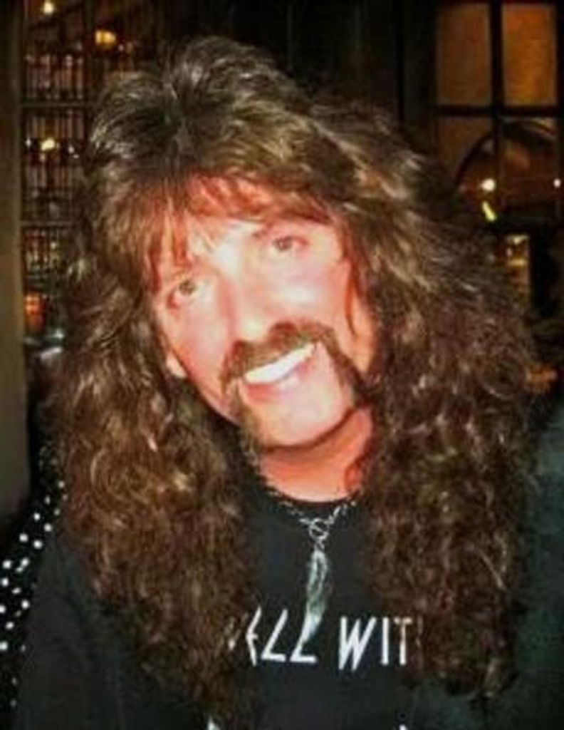 Robin Dale Knuckles Profile Photo