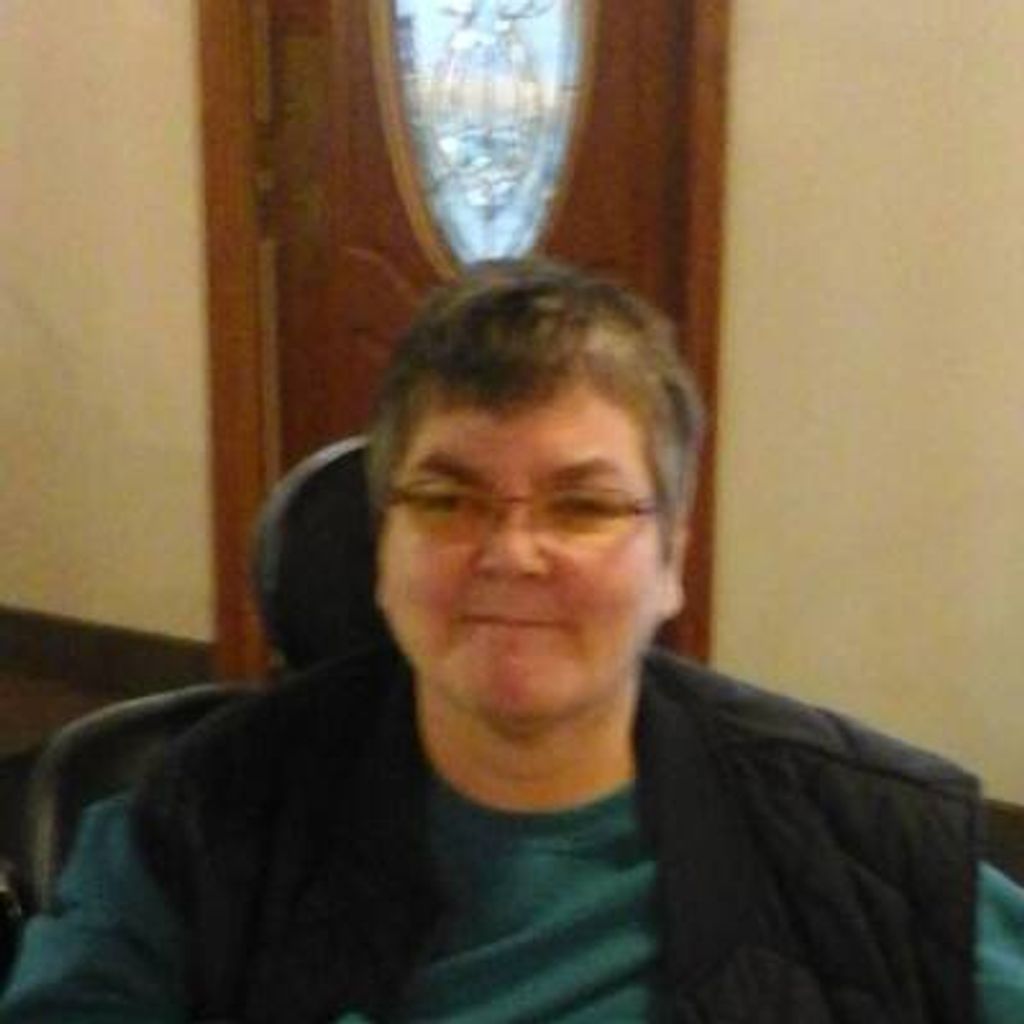Julie Smeathers Profile Photo