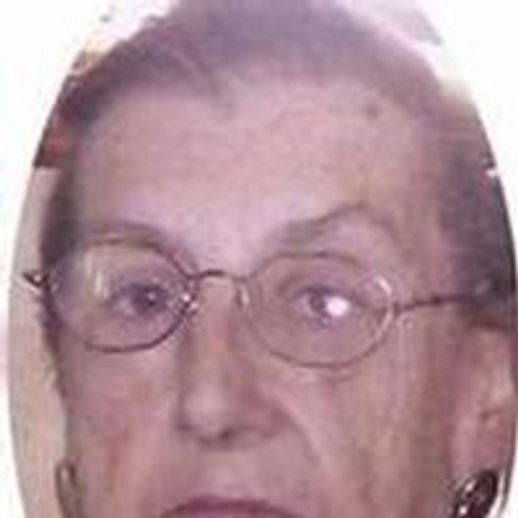 Barbara J Daviera