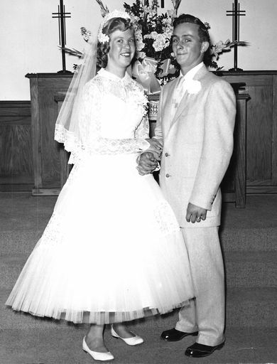 Dale Eugene Bobb photo gallery thumbnail 14 of 55