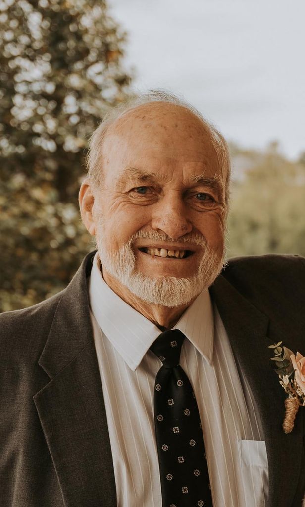 Raymond Ellwood Hunter Profile Photo