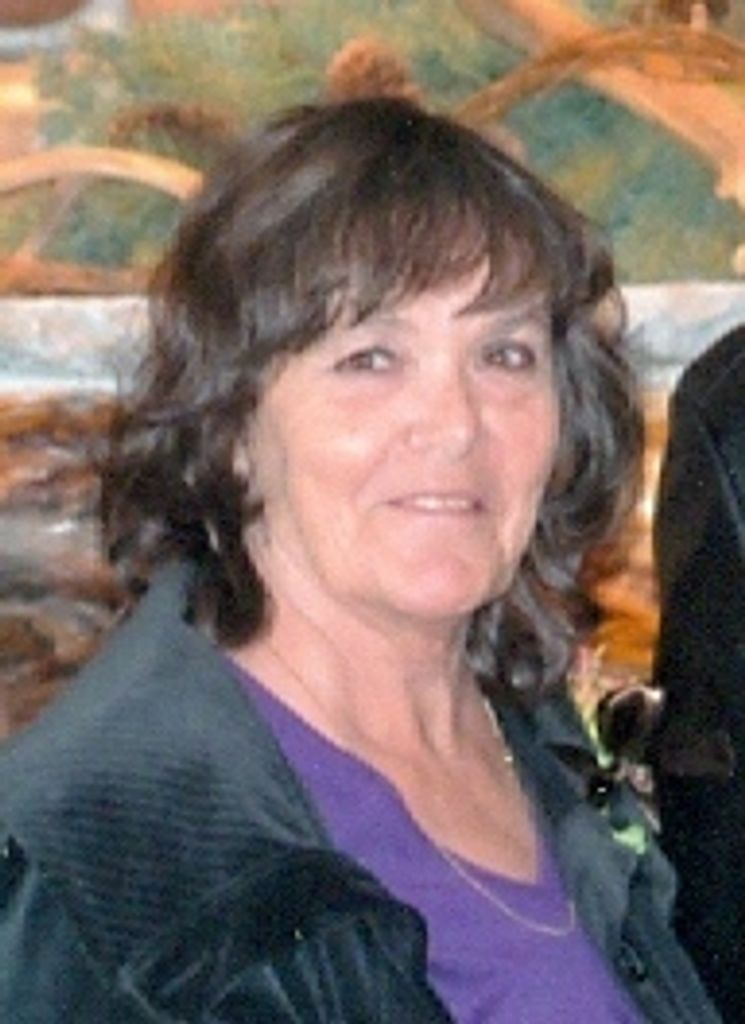 Lois Esterholdt