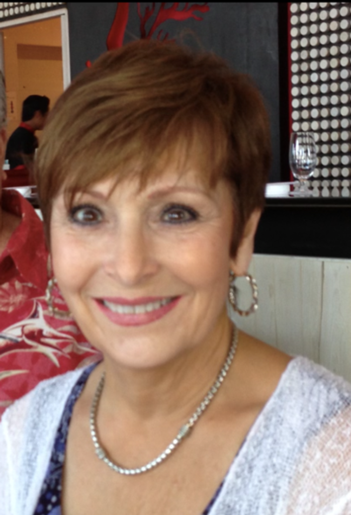 Donna Lou Collins Profile Photo