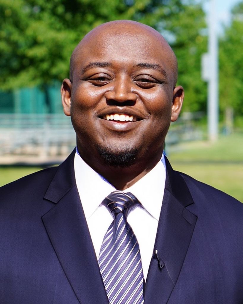 Tommy Lewis Edwards Jr. Profile Photo