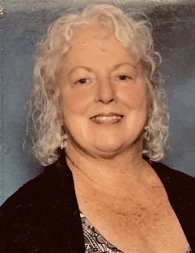 Carol Tavares Profile Photo
