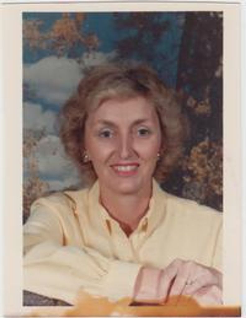 Linda Lou (Lyons)  Leet