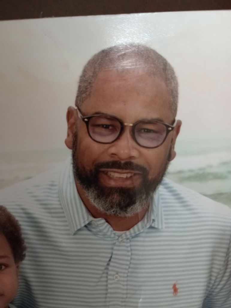 Efrem Lynn Robinson (Skip)