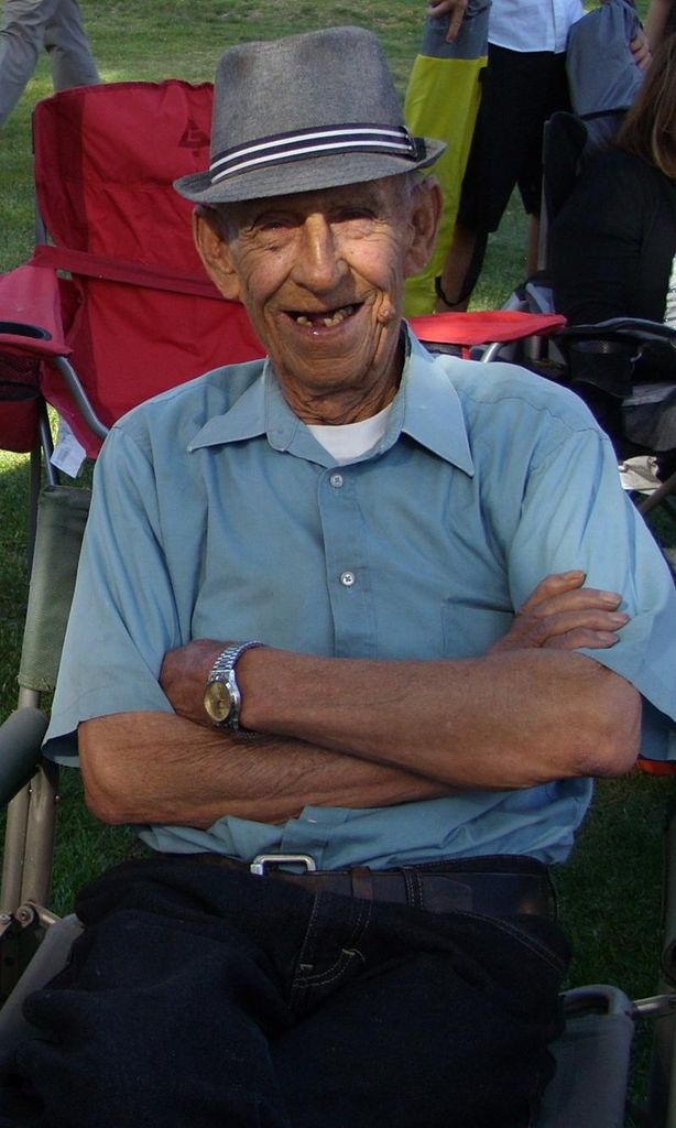 Ernesto Salazar Profile Photo