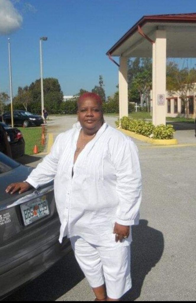 Ms. Vera Rush Profile Photo