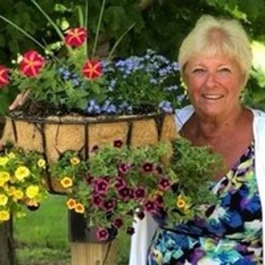 Linda Smith Mullineaux Profile Photo