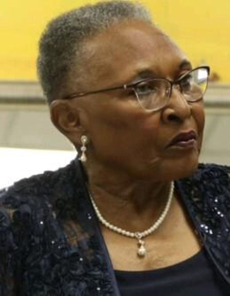 Mrs Carolyn Louise (Bacon) Smith Profile Photo