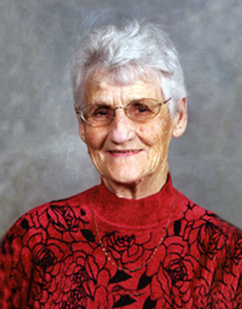 Simone Du Bourg Profile Photo