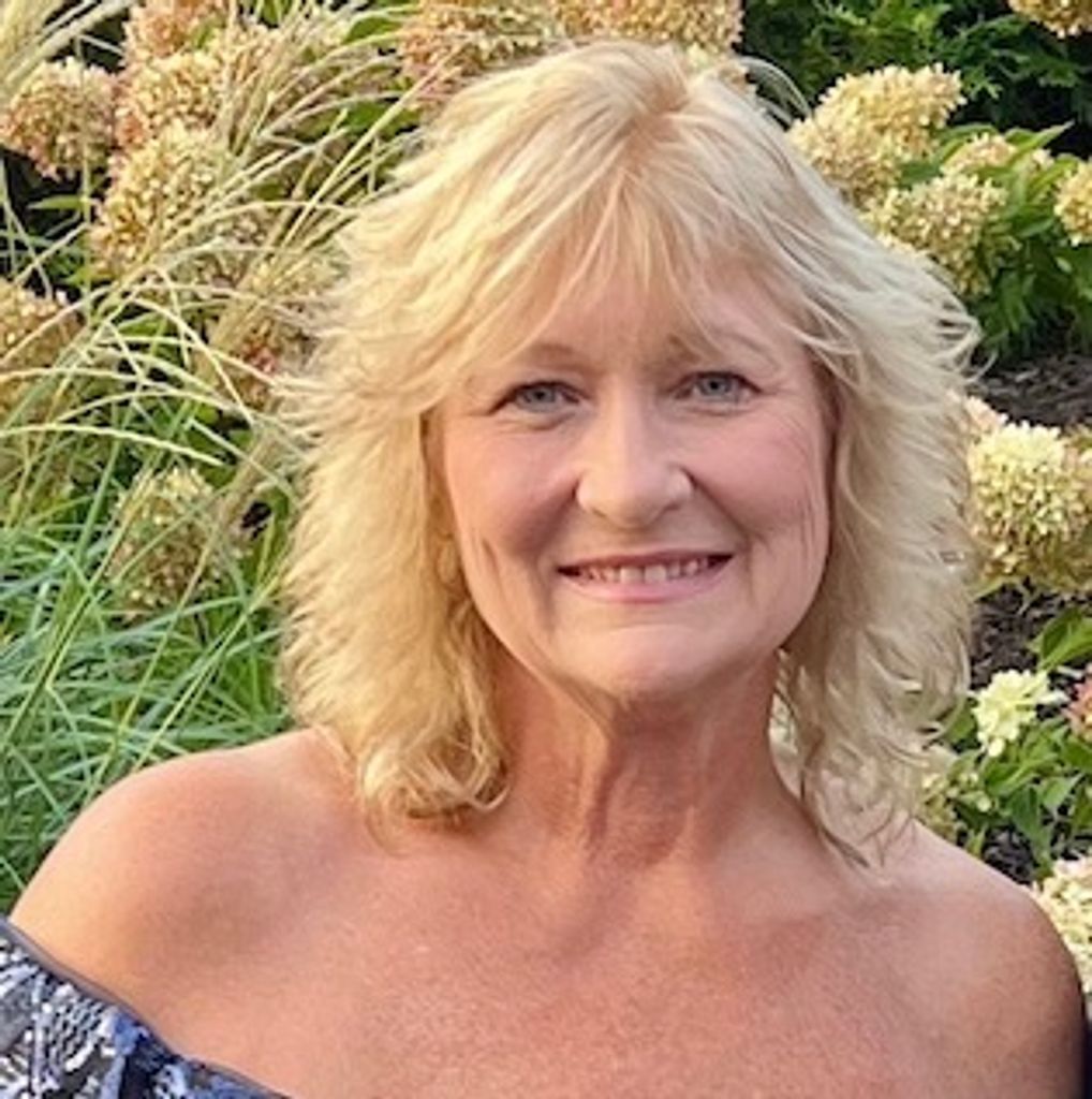 Debra Marie Dellamonica