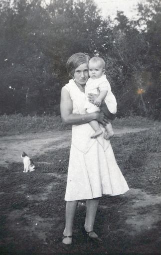 Betty Lou Ward photo gallery thumbnail 5 of 121