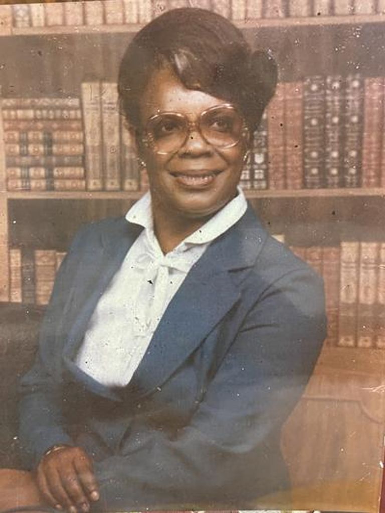 Annie Bates Profile Photo