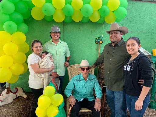 Santos Valdez Sr. photo gallery thumbnail 84 of 151