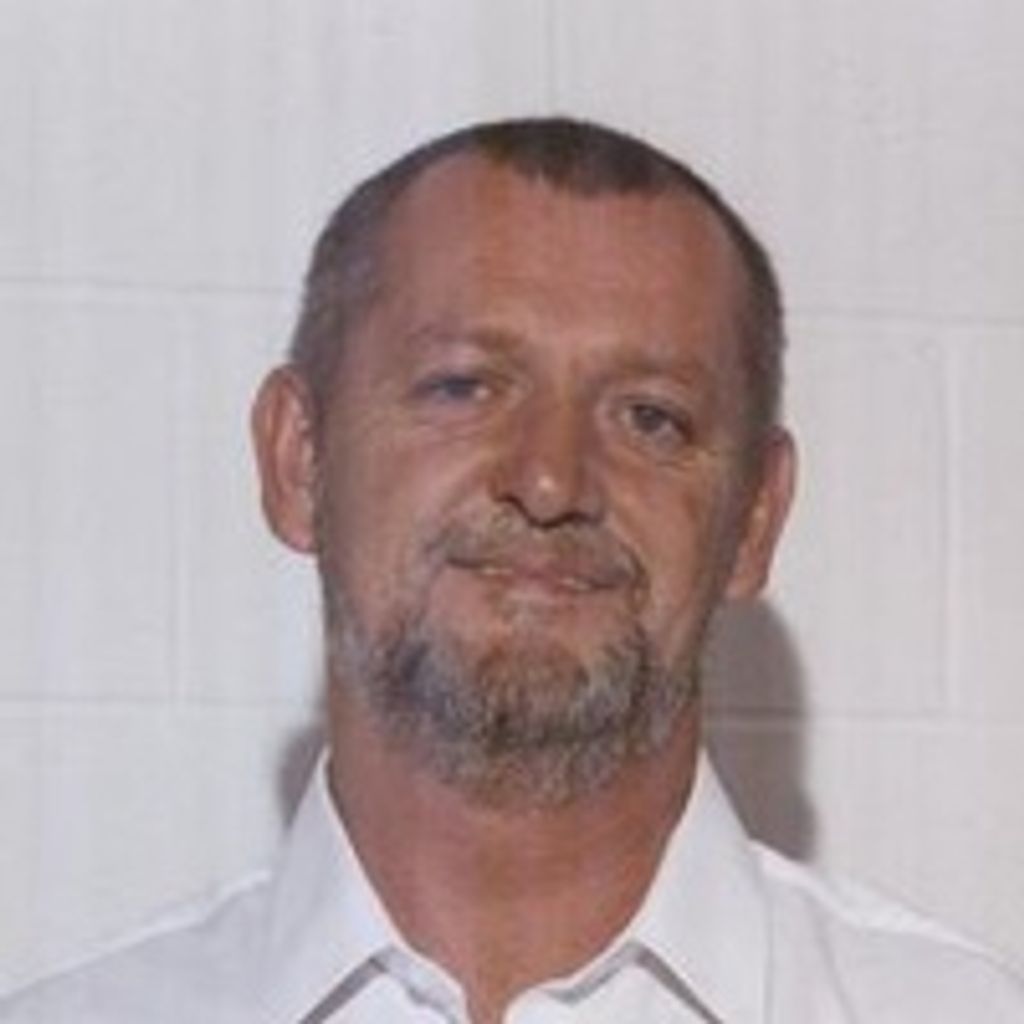 Bobby  Wayne Davis