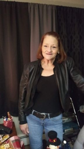 Julie Anne Gilliam photo gallery thumbnail 2 of 12