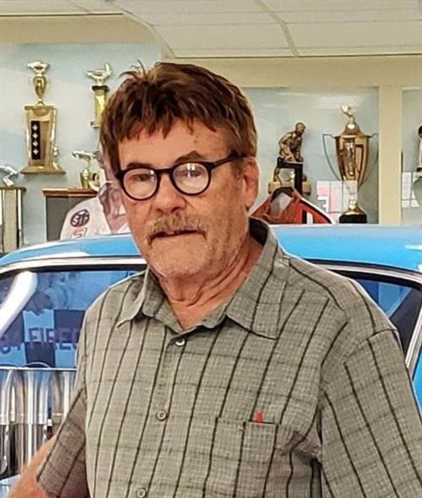Robert Mack Nicholson Profile Photo