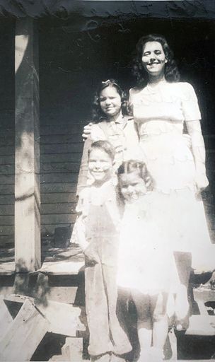 Mary Mills photo gallery thumbnail 28 of 103