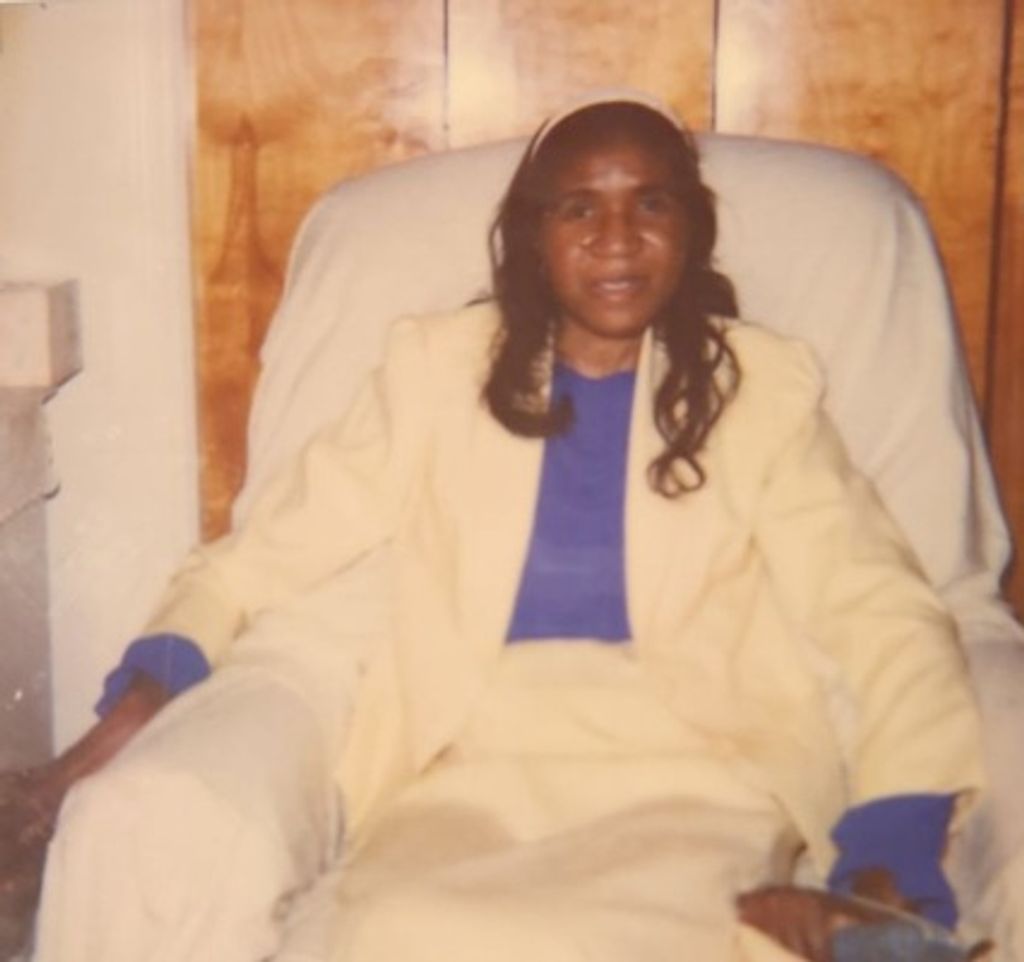 Shirley Graham Dereef Profile Photo