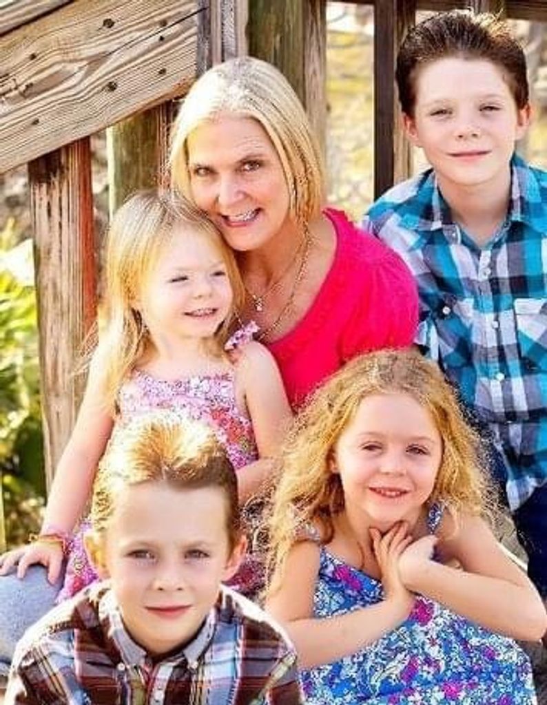 Janet (Senechal)  Draughon