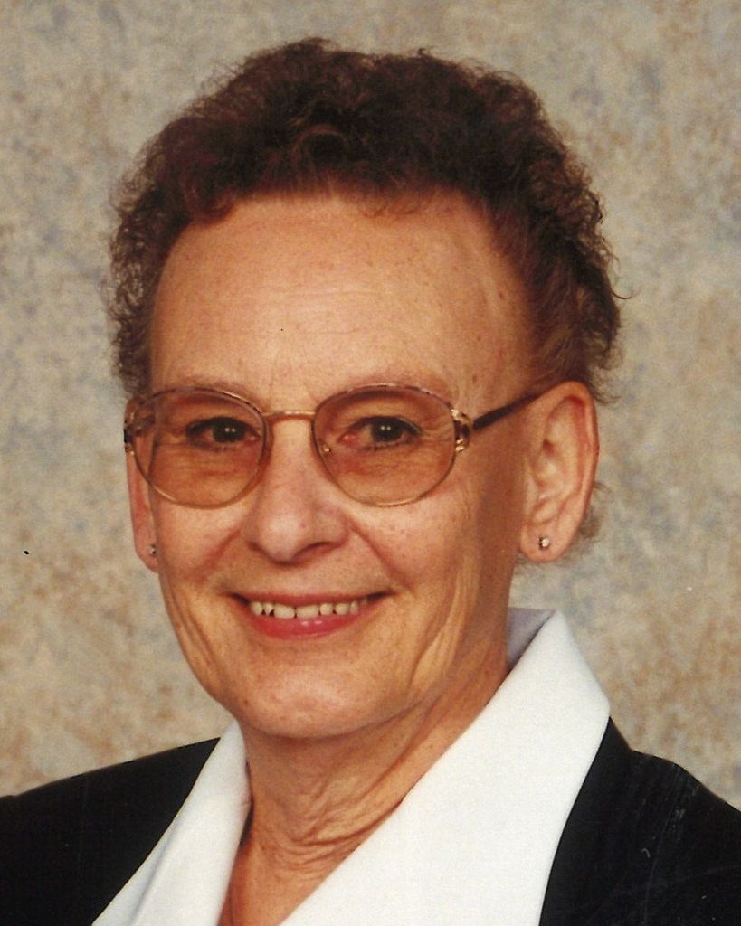 Florence "Flo" Louise Lohmann