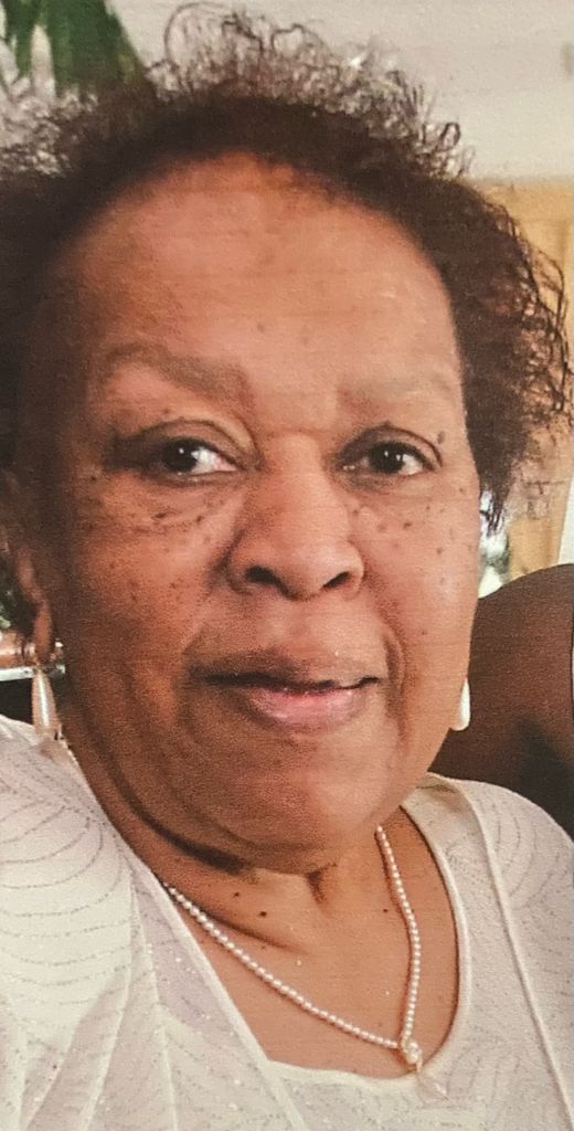 Elizabeth Peachie Taylor Profile Photo