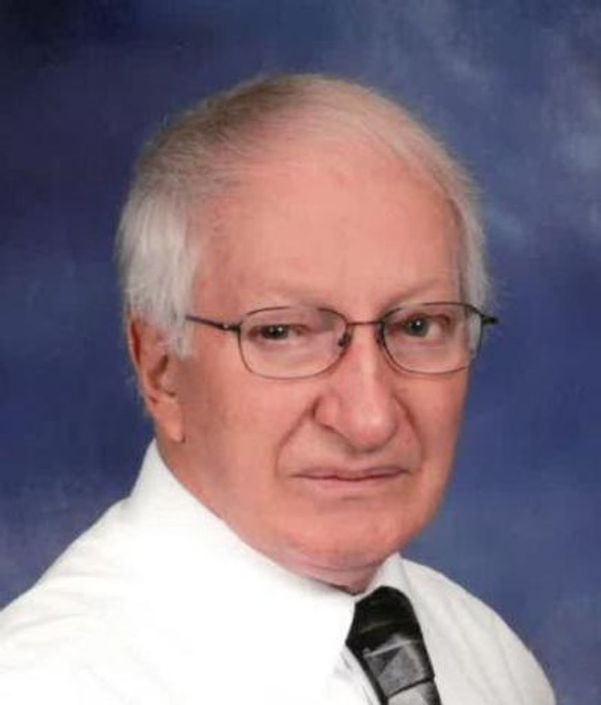 Tom Young Profile Photo
