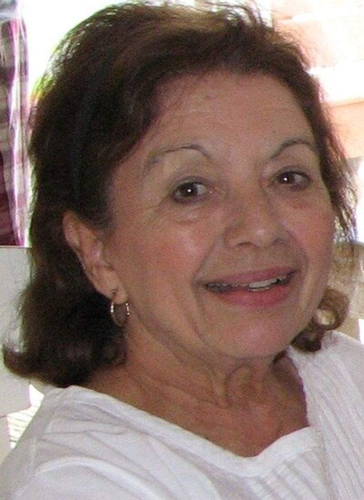 Luz Esther Ruffle Profile Photo