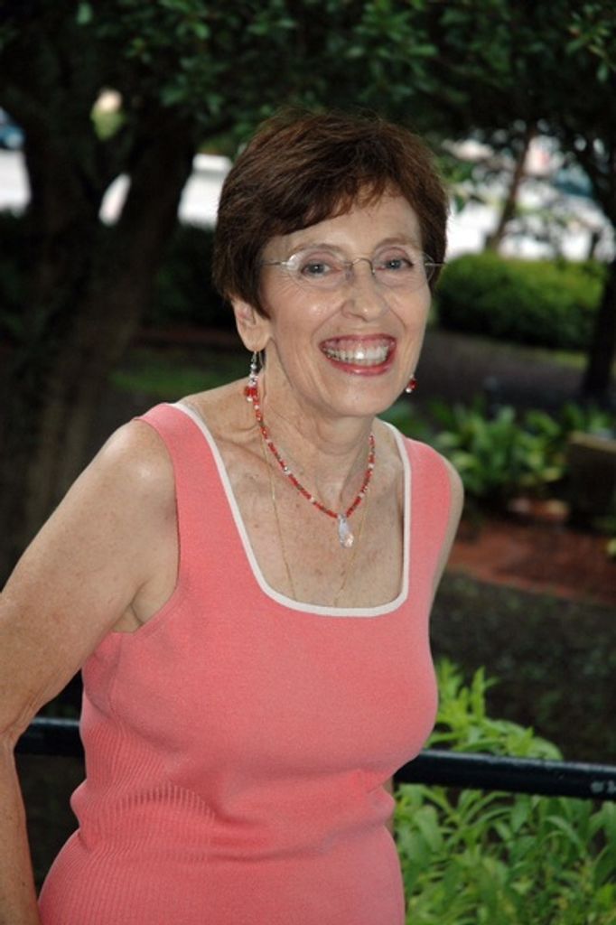 Teresa Gulli Vandermaas Profile Photo
