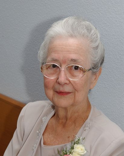 Julie Moes Profile Photo