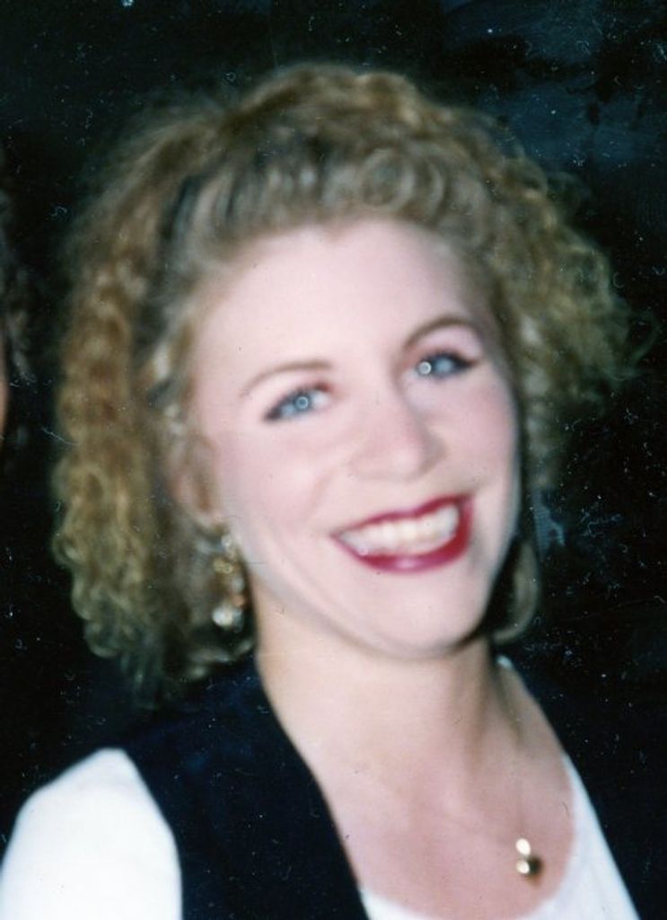 Amy Anderson Profile Photo