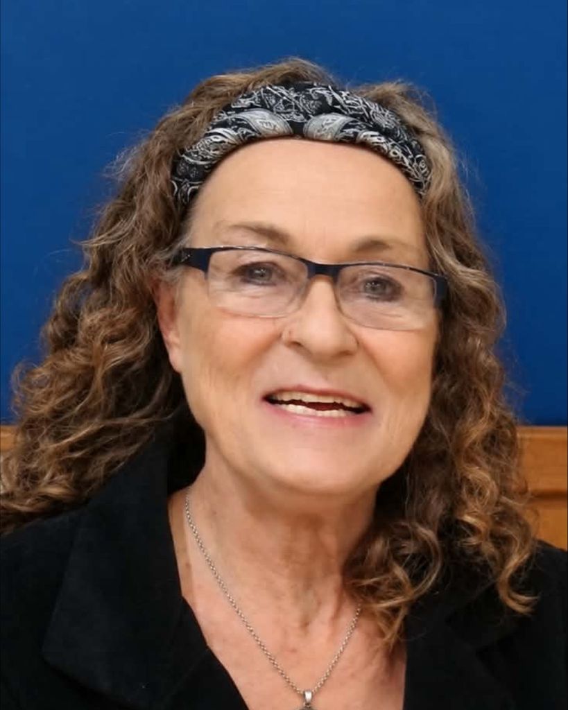 Carolyn Lyon