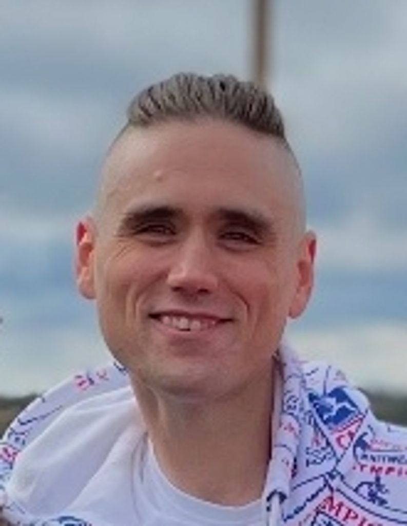 Elliott Ross Wall Profile Photo