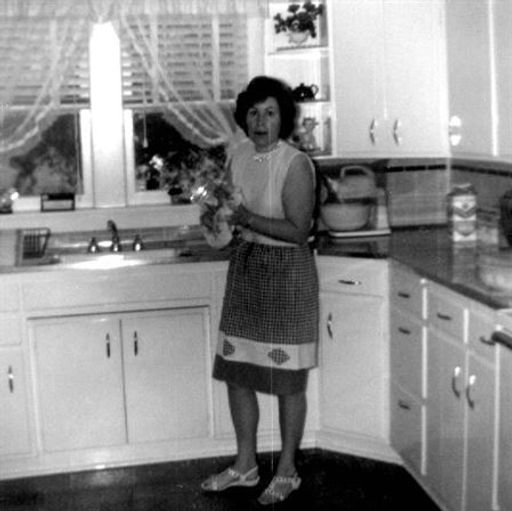 Evelyn Nichols Kirk photo gallery thumbnail 3 of 39