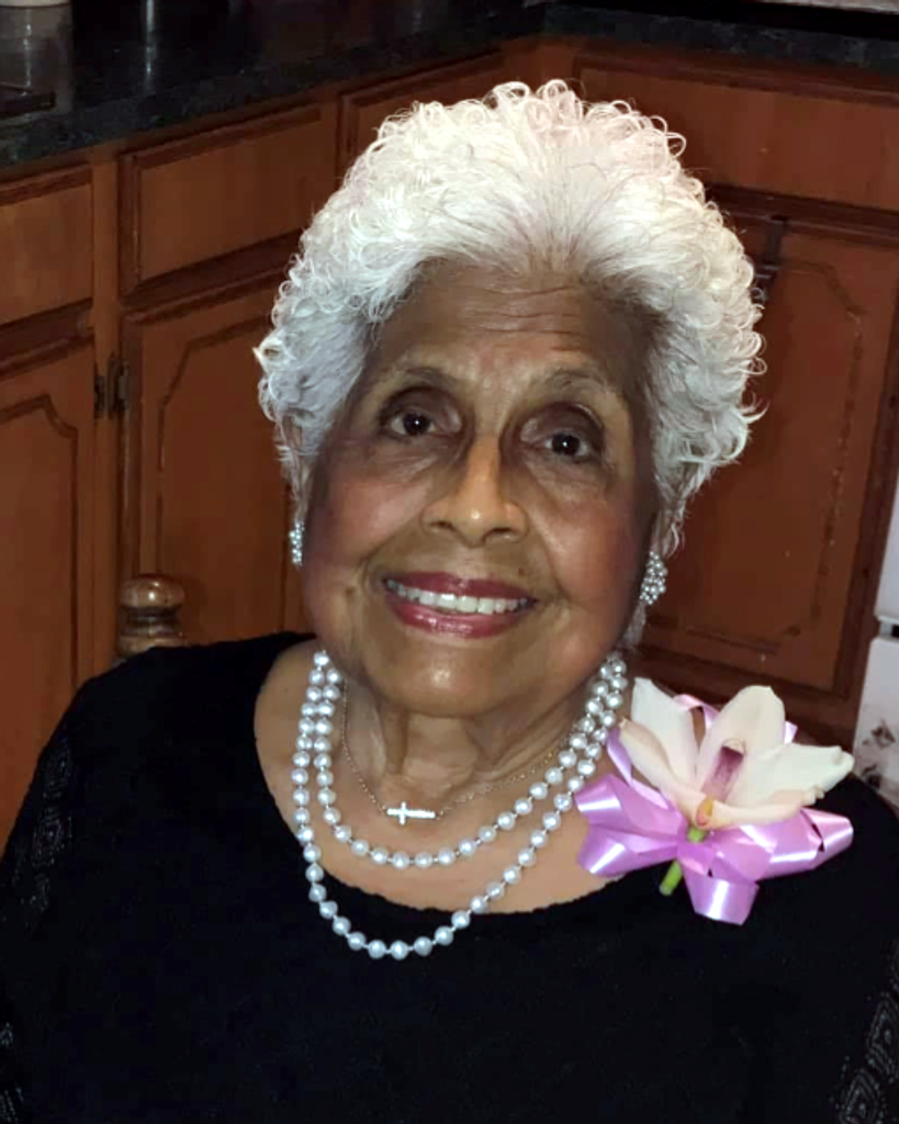 Dora (Limón)  López