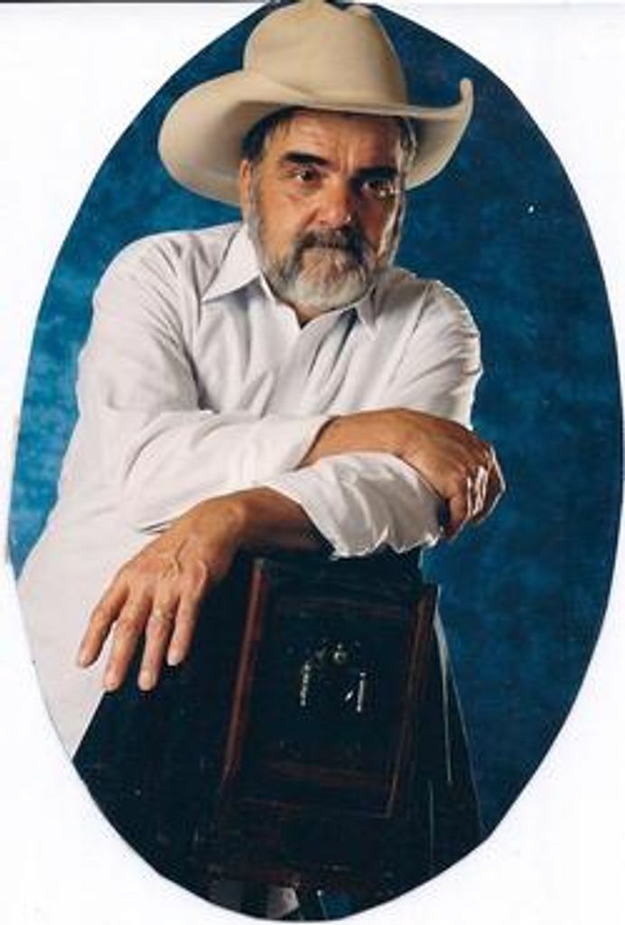 Earl Dean Howard Profile Photo