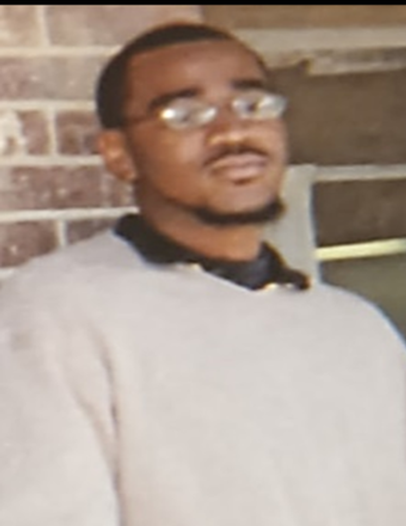 Eric Dequan Robinson Profile Photo