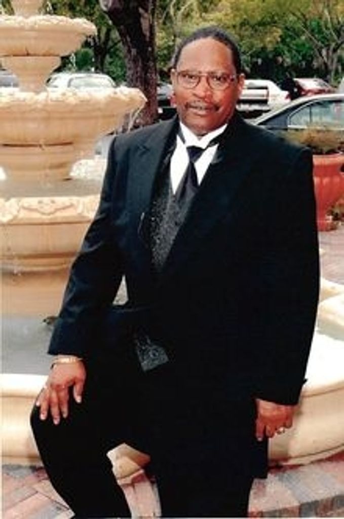 Mr Donald Thomas