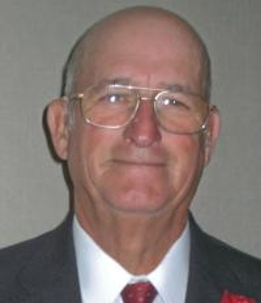 Donald  E. Lynn