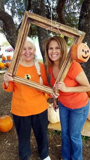 Yolanda C. Gonzalez photo gallery thumbnail 109 of 357