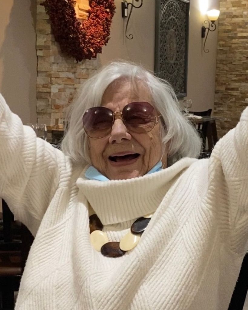 Joan (née La Karnafeaux) Tecce