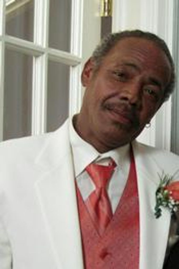 Arnold Dezelle Woolfolk Profile Photo