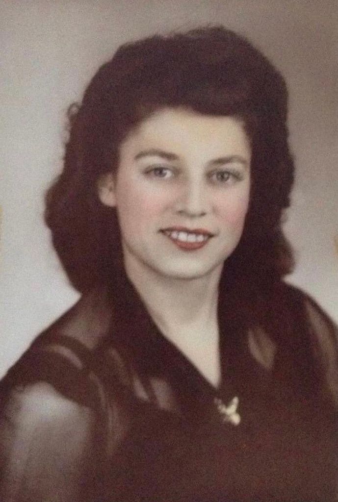 Elizabeth Hodapp (Nee Schmeiderer) Profile Photo