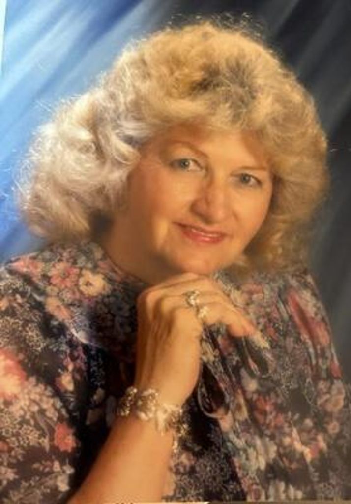 Louise Vaughan Profile Photo