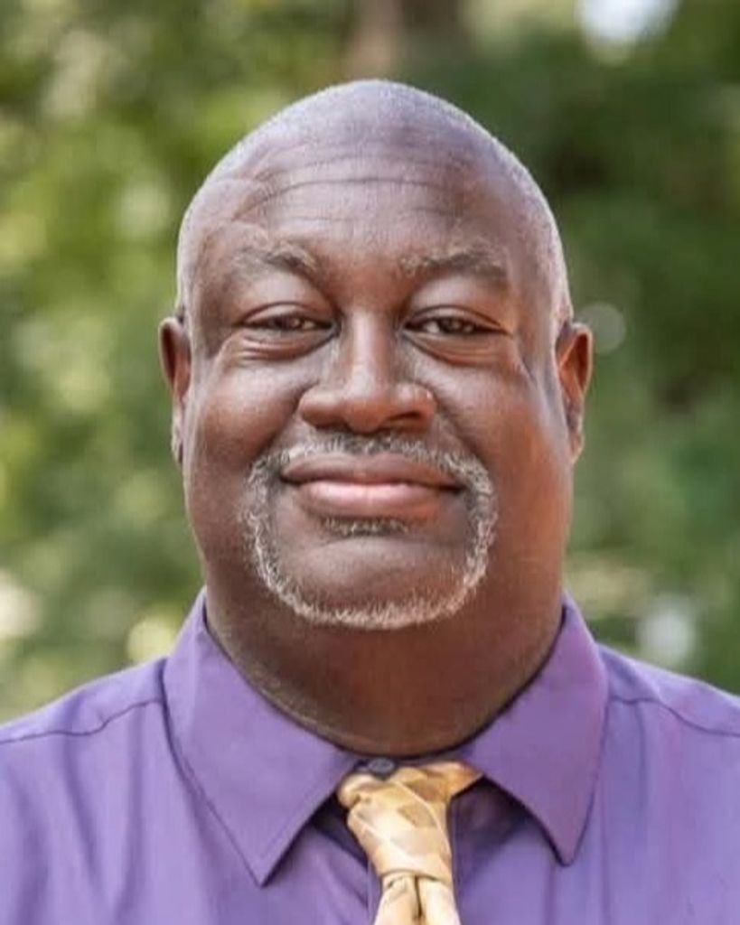 Craig Lamont Robertson Profile Photo