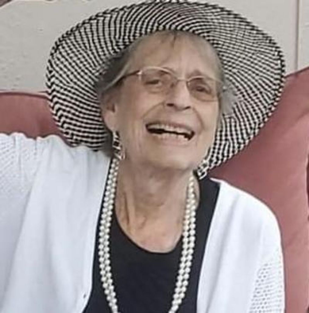 Gloria Oakes Profile Photo