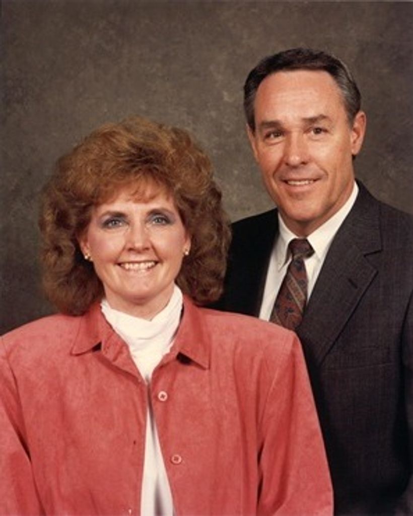 Lowell Thomas Yankey & Betty Cox Yankey Profile Photo